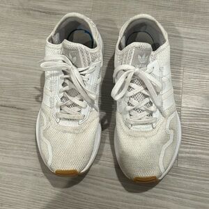 Adidas men’s sneaker size 8.5